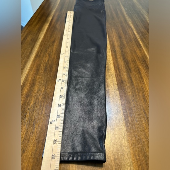 SPANX Faux Leather Black Leggings Size Large - Picture 4 of 4